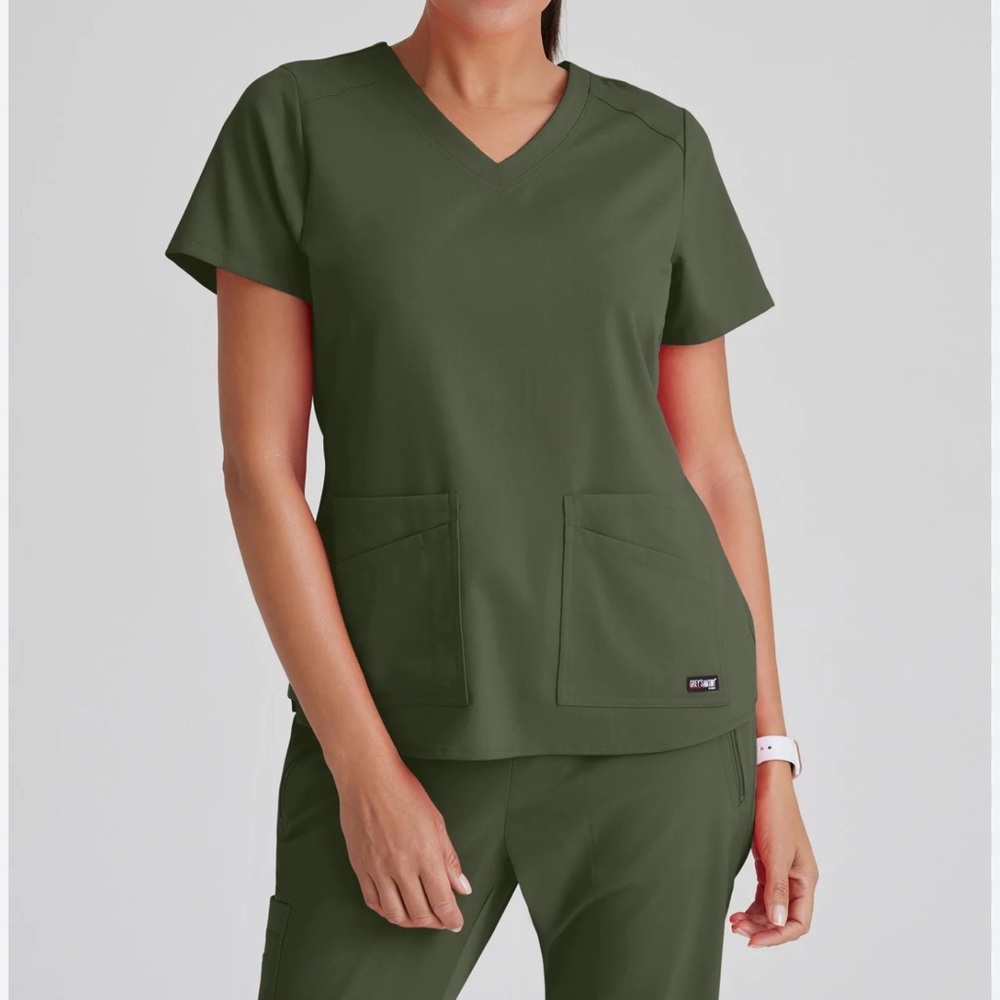 Greys Anatomy XS scrub top olive NWT!!